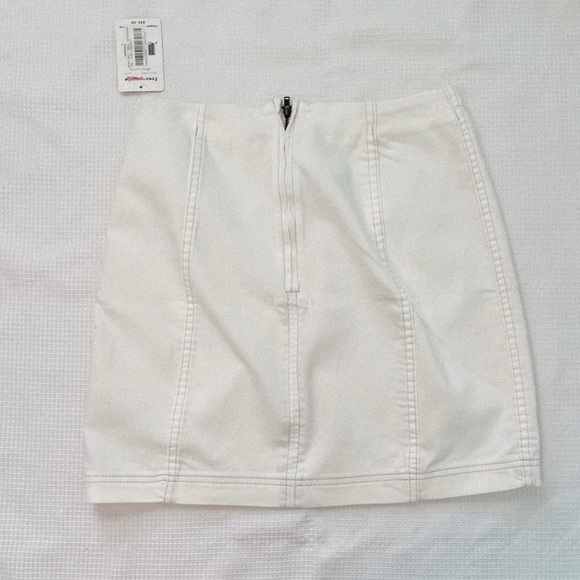 ✨Free People Denim Skirt size 10 - Picture 4 of 4